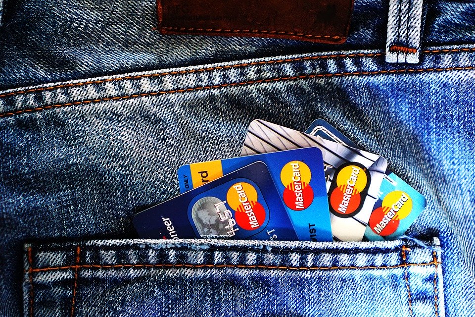 kreditkort i lomme